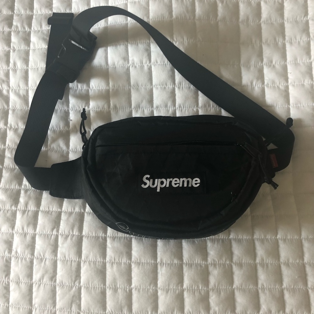 Authentic Supreme Fanny